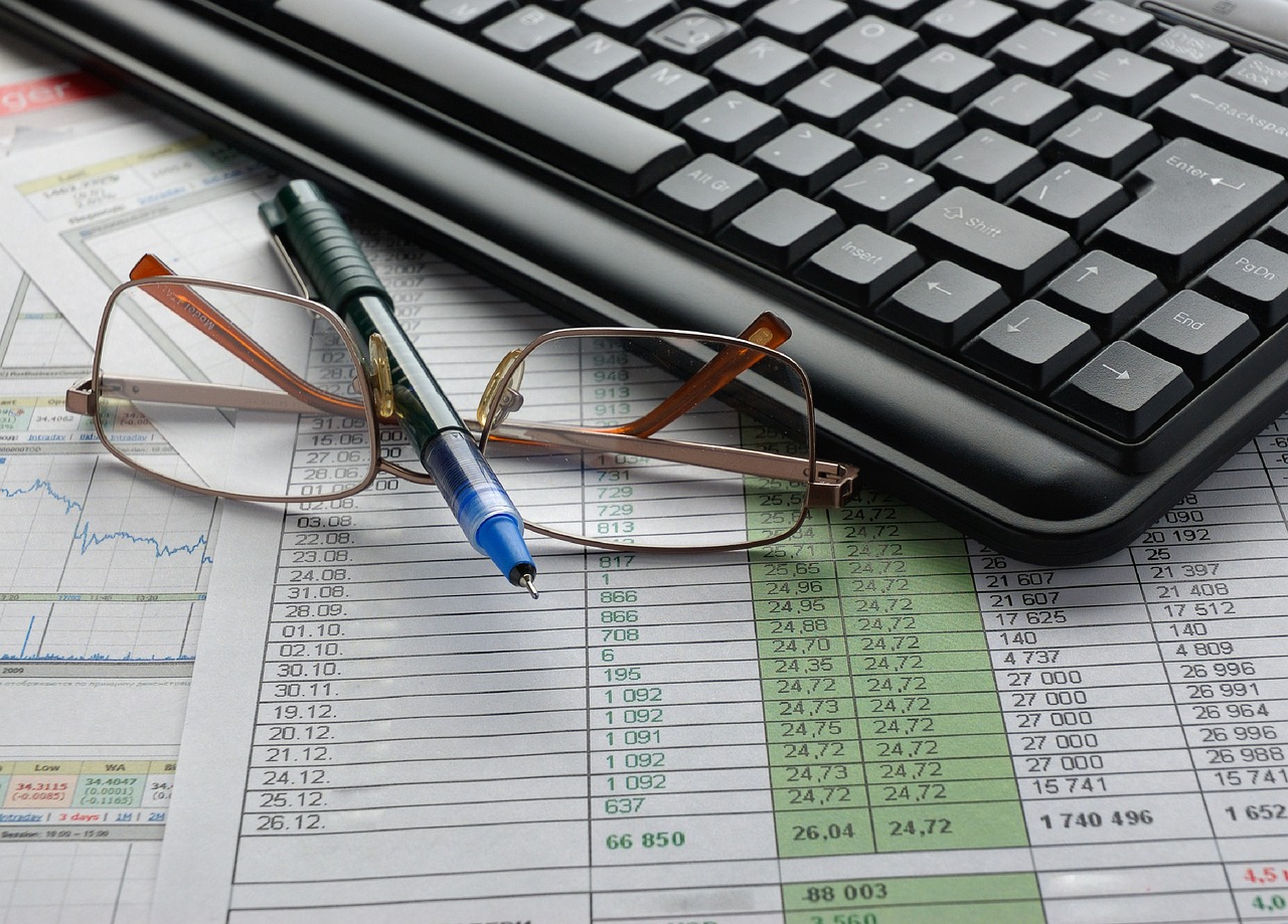 keyboards, glasses, pen