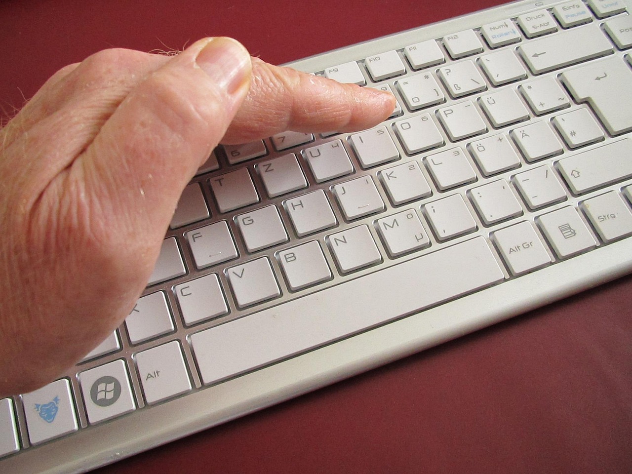 keyboard, computer, hand, cover, security, protection, protect, insight, secret, espionage, spying on, access, secure, internet, network, wireless network, wireless, encryption, unencrypted, access data, hacker, secret, secret, encryption, encryption, encryption, encryption, encryption, hacker, hacker